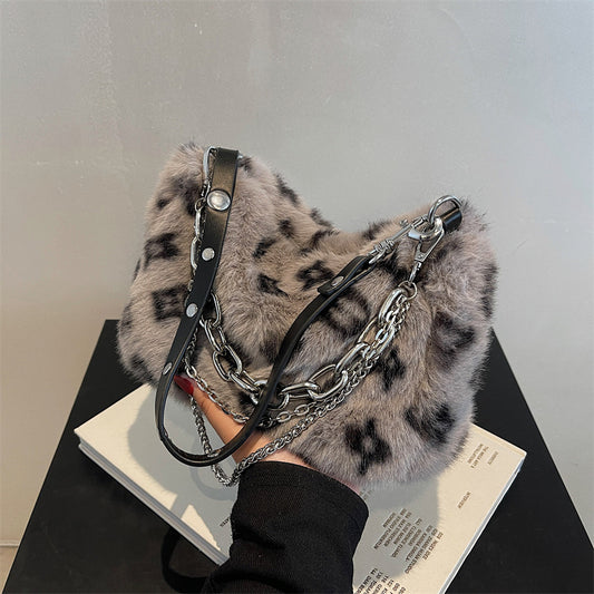 Winter Plush Chain Shoulder Bag – Women’s Baguette Handbag